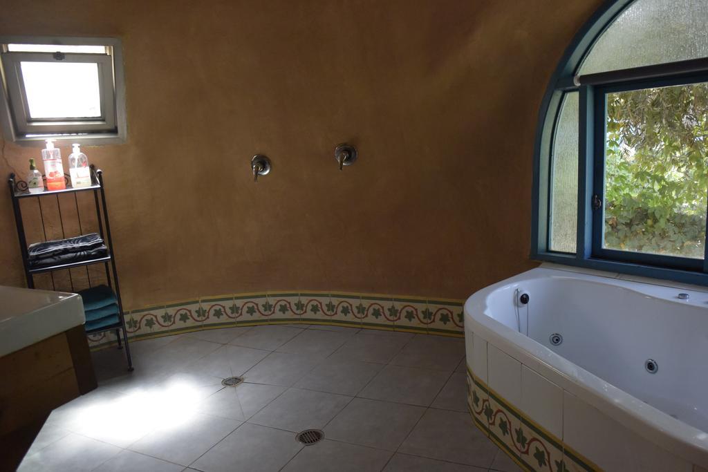 Dutch Farm Israel Bed & Breakfast Sede Zevi Eksteriør bilde
