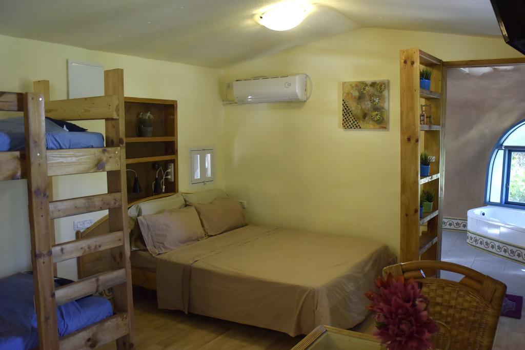 Dutch Farm Israel Bed & Breakfast Sede Zevi Eksteriør bilde